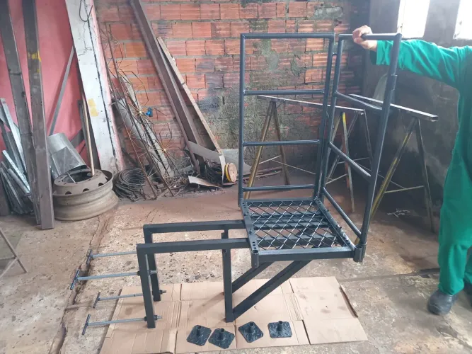 Suporte plataforma para ar condicionado
