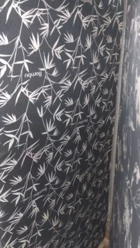 Vendo duas camas de solteiro largas.