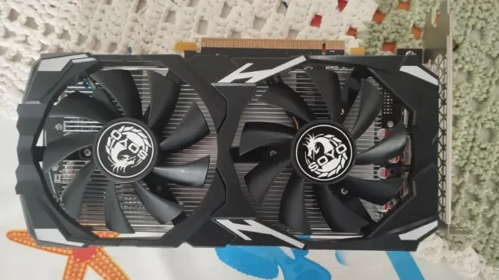 RX580 2048sp (Não dá video, defeito de software) apenas retirada de peças