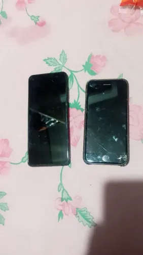 Dois celulares Motorola one vision e iPhone 8 os não estão ligando.