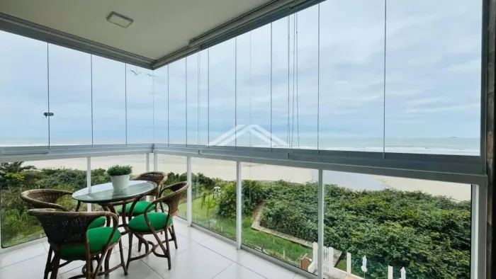 Apartamento com 3 quartos sendo 1 suíte, Frente Mar - Itapoá SC
