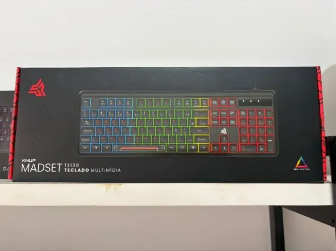Teclado Gamer RGB Knup Madset TE130 Multimídia USB
