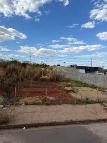 LOTE Á VENDA NOVO PRIMAVERA