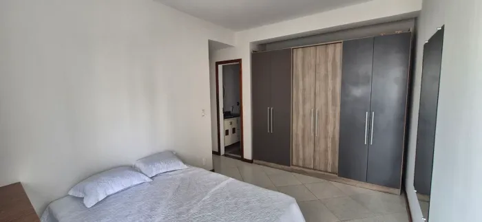 Aluguel de Suíte (casal) e Quartos para solteiras em Jardim Camburi