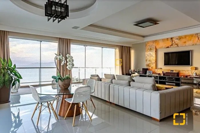 Cobertura com 487m², 4 dormitórios, 4 vagas, no bairro João Paulo em Florianópolis