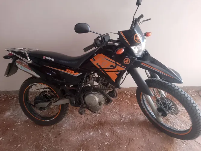 Vendo xtz 125 pedal, muito arrumada, ponto de transferir