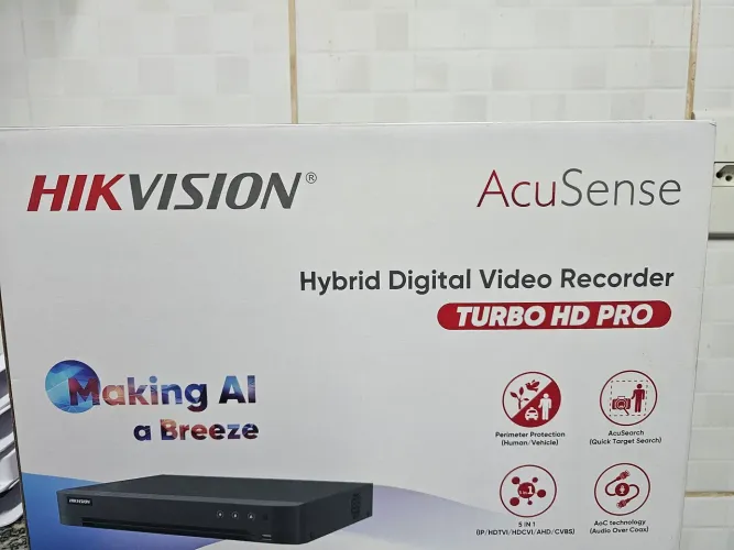 VENDO DVR HIKVISION ACUSENSE  iDS-7204HQHI-M1/XT 