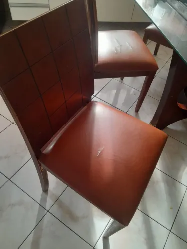 Cadeira de madeira pra ser restaurada