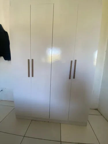 Guarda roupa 4 portas