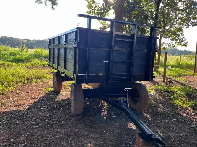 Carreta agrícola 4 rodas CEMAG de 4 toneladas