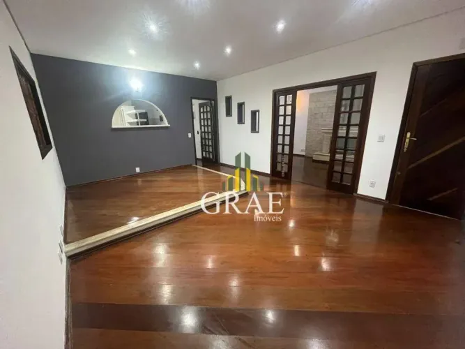 Casa 240m², com 3 quartos (1 suíte), 2 vagas, para venda/locação no Osvaldo Cruz - São Cae