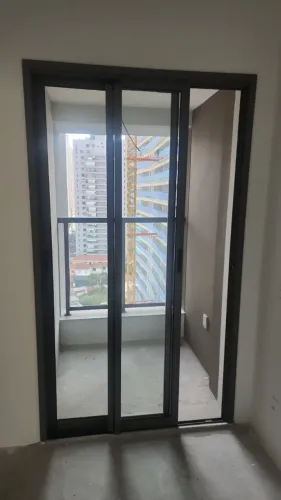 Porta de alumínio com vidro de correr - 3 Folhas de 2,20 x 0,44 (Total 1,32 metros)