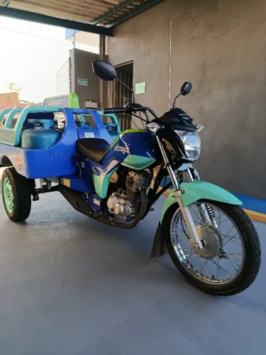 Triciclo Honda 160, para carregar gás