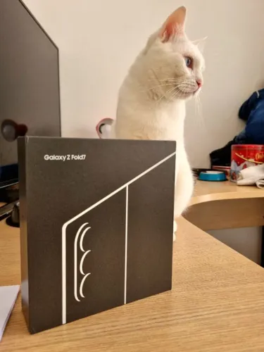 Samsung Galaxy Z Fold 7 Lacrado Com Nota Fiscal e Garantia de  1 Ano