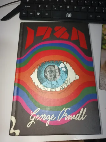 LIVRO 1984 - GEORGE ORWELL (ANTOFAGICA)