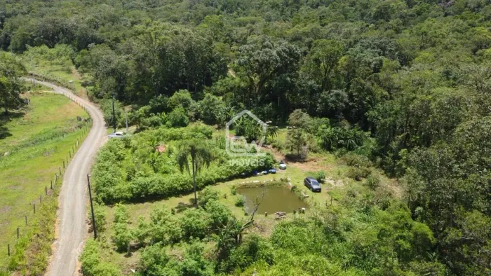 Chácara com Área Total de 20.456m² em Schroeder, SC