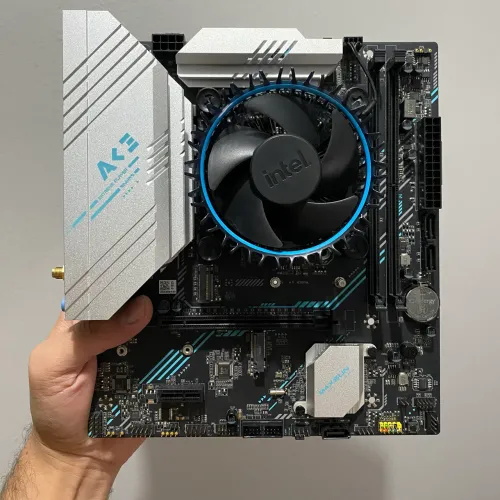Kit Gamer Intel Core i3 12100F 4.30GHz / Maxsun B760M Gamin Wifi Ace DDR5