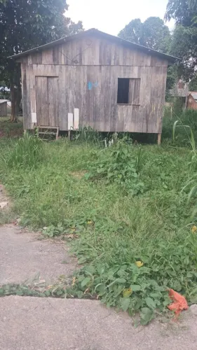 Vende-se esse terreno