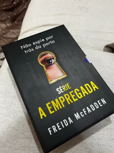 Box livro a empregada NOVO