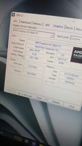 Placa De Video RX9060XT 16GB ASUS DUAL FAN