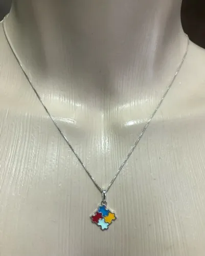 Colar com pingente símbolo autismo Prata 925 legítima