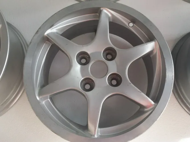 Roda aro 14 Girus Gr 270 prata 4x100 Tala 7