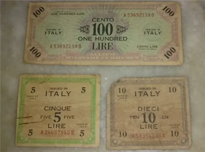Cédulas(3) antigas da Itália  de 5-10 e 100 Liras 1943 
