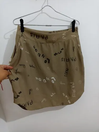 minissaia da marca linda de morrer