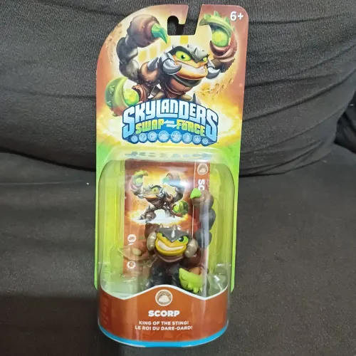 Boneco Skylanders Scorp na caixa