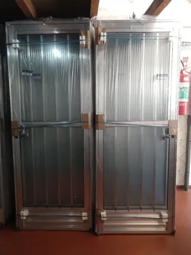 Porta de alumínio natural com grade 210x80cm ( 499,00 )