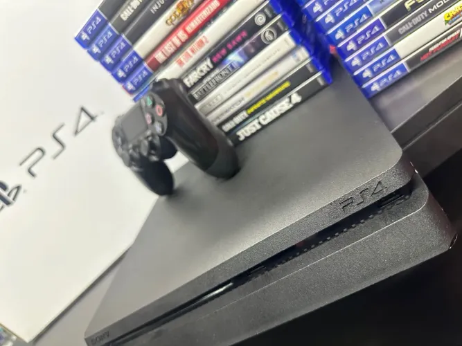 PS4 Slim Super conservado!