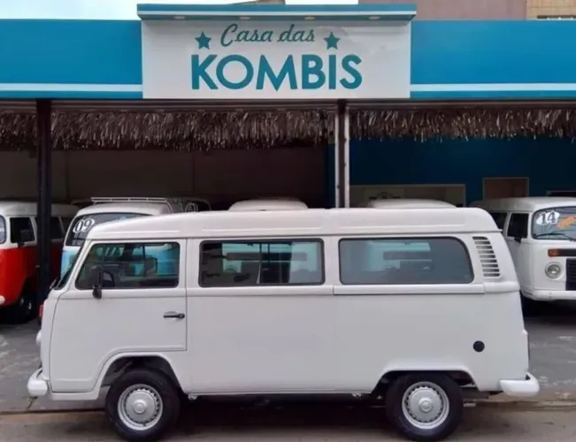 VOLKSWAGEN KOMBI Standard 1.3 (Flex)