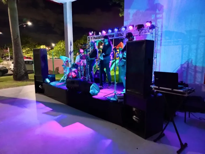 Aluguel de som, palco, luz ?