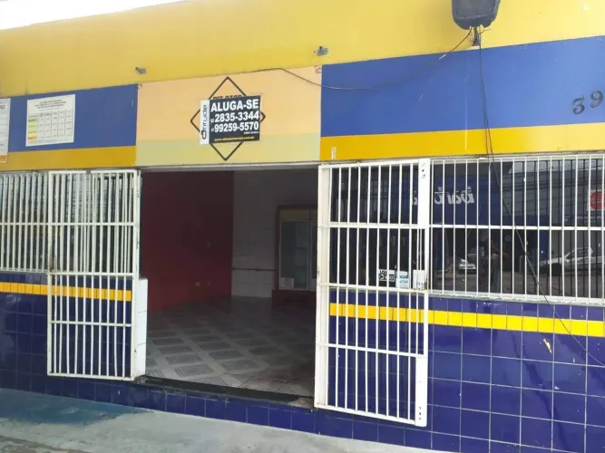 LOJA DE CONVENIÊNCIA EM POSTO NA AV. INOCÊNCIO SERÁFICO (CARAPICUÍBA)