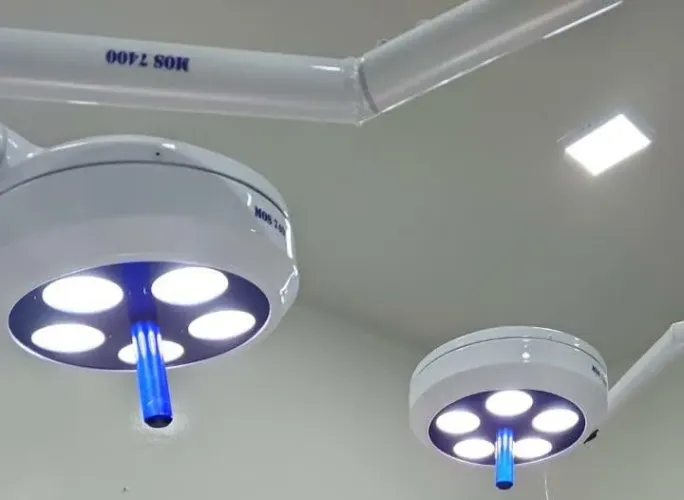 Foco Cirúrgico Novo, 10 Bulbos com 50 Leds Cirúrgicos Philips de Alta Potência 