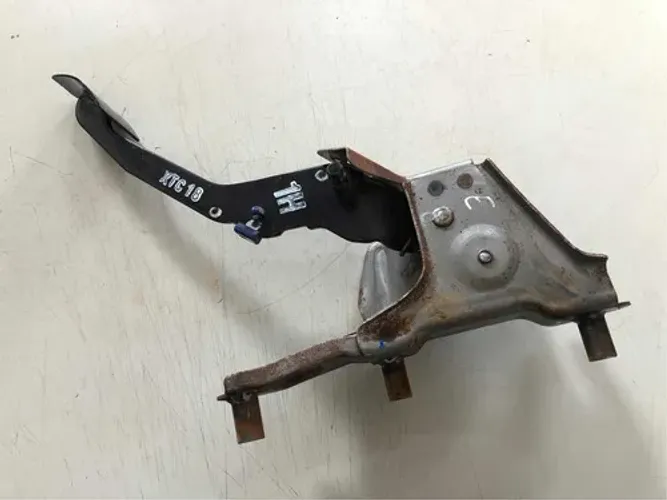 Pedal Embreagem Nissan Versa 1.0 Manual 2021 0031