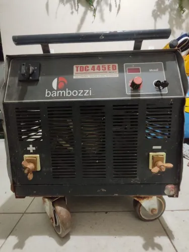 máquina de solda retificadora trifásica Bambozzi, modelo TDC 445 ED aceito propostas