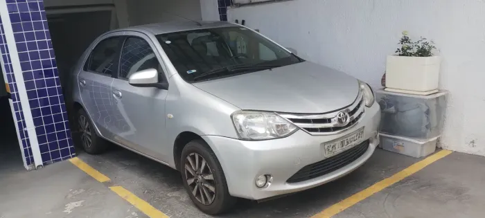 Passo financiamento Toyota Etios Platinum Sed. 1.5 Flex 16V 4P Mec. 2014