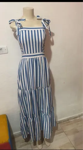 Vestido longo listrado com forro