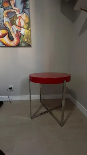 Mesa de Canto Redonda Vermelha Moderna