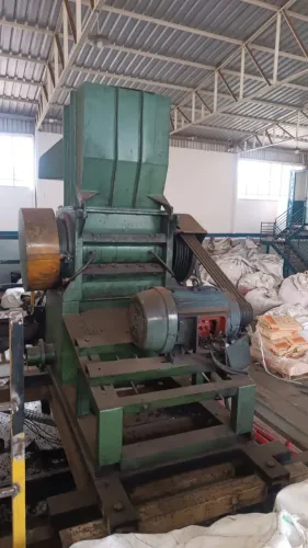Vendo Moinho de Borracha 60cv com Estrutura