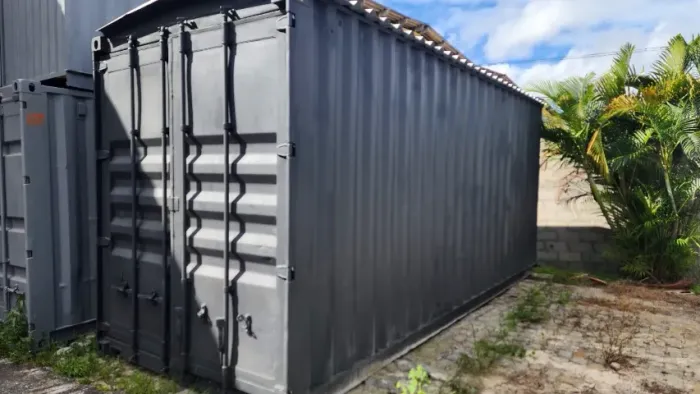Container 6m com forro, telhado e eletrica