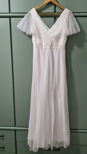 Vestido branco de noiva p/civil com detalhes em tule