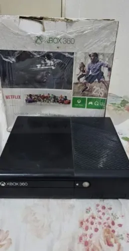 XBOX 360 SUPER SLIM COM DEFEITO