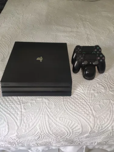 *PS4 PRO 1TB 4K NAO ACEITO TROCAS*