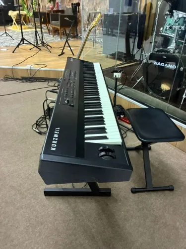 Teclado - Piano Kurzweil - SP48