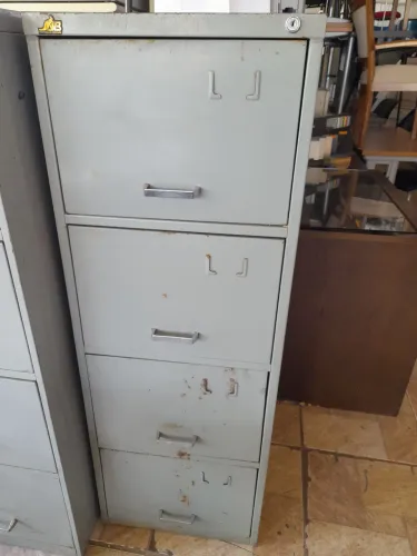 Arquivo de aço 4 gavetas - usado