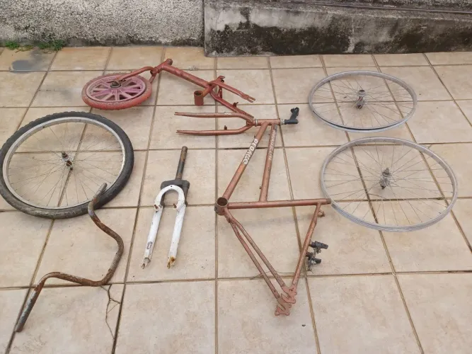 Bicicleta pecas tudo por.49,,00