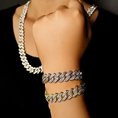 Pulseira Feminina Cravejada Cubana, Lacrada