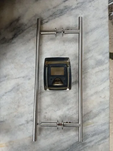 Puxador de inox de porta e acabamento Hidra luxo